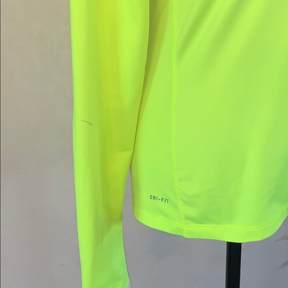 Women’s Nike Pro Dri-Fit Shirt - Picture 4 of 5